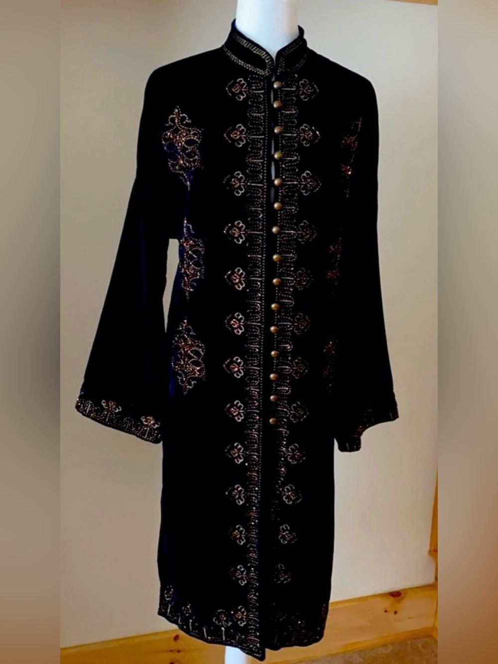 ** ISO ** Zara Embroidered Velvet Kimono - Picture 4 of 5